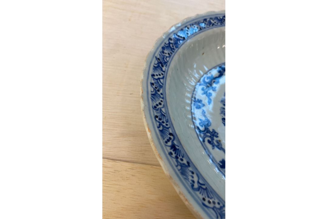 A BLUE AND WHITE PORCELAIN PHOENIX DISH - Image 9 of 13