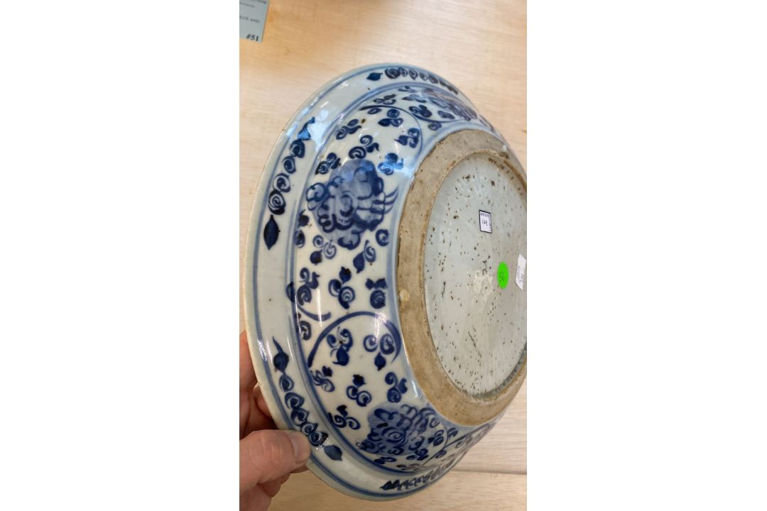 A BLUE AND WHITE PHOENIX DISH - Image 14 of 15