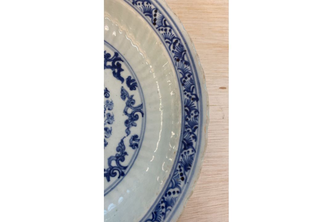 A BLUE AND WHITE PORCELAIN PHOENIX DISH - Image 6 of 13