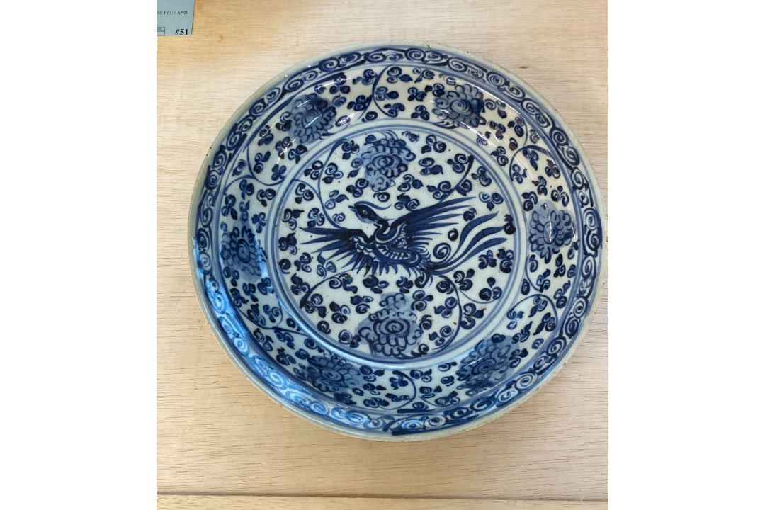 A BLUE AND WHITE PHOENIX DISH - Image 5 of 15