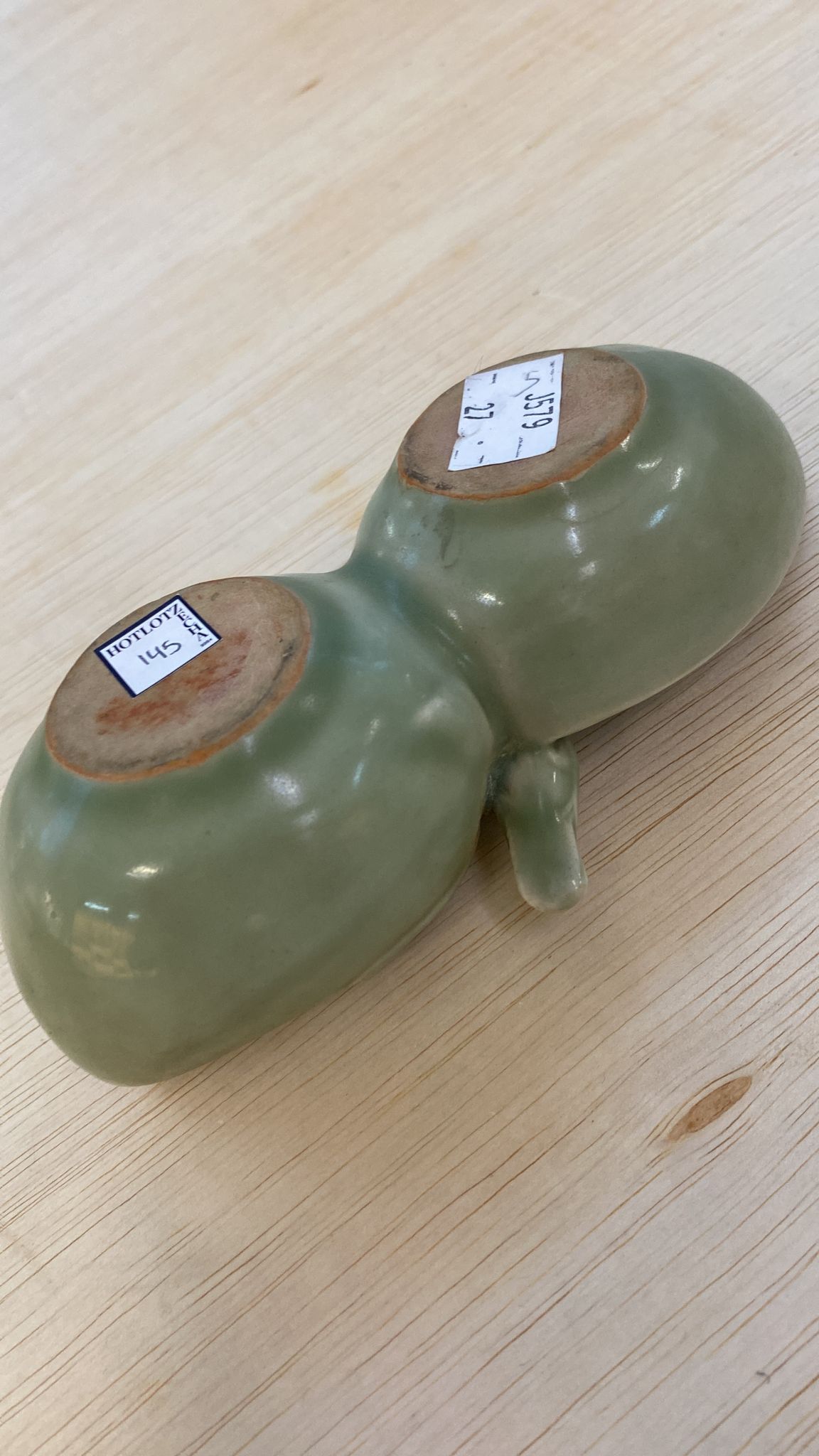 A CELADON PEACH-FORM WATER DROPPER AND WASHER - Image 11 of 12