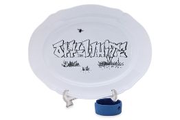 AN OFF-WHITE GINORI 1735 TRAY AND AN OFF-WHITE ASHTRAY