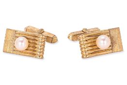 A PAIR OF MIKIMOTO PEARL CUFFLINKS