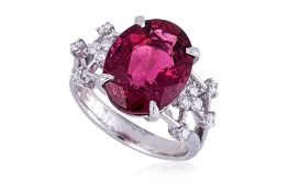 A TOURMALINE AND DIAMOND RING