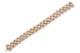 AN ARTICULATED DIAMOND BRACELET