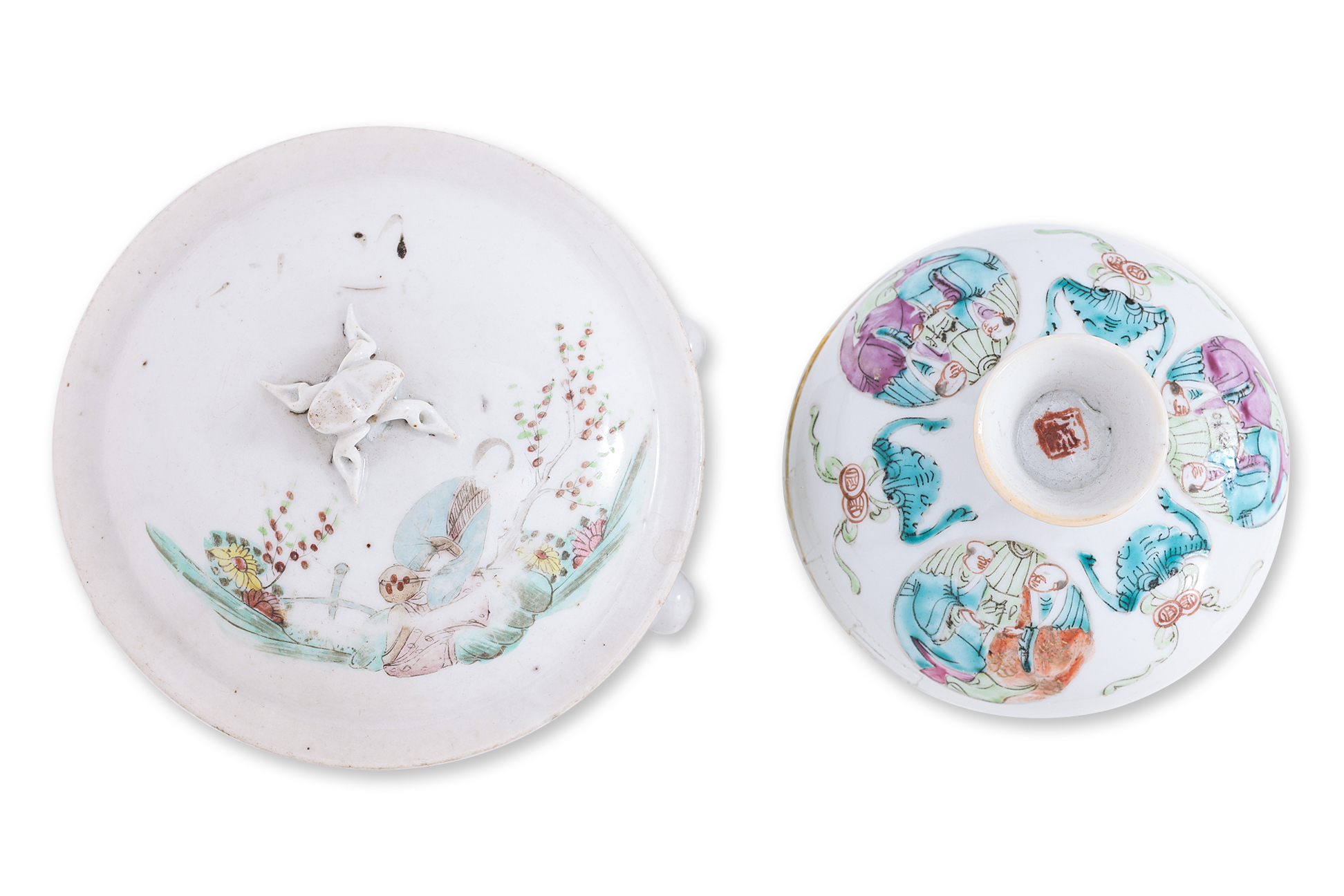 TWO FAMILLE ROSE JARS WITH COVERS - Image 3 of 4