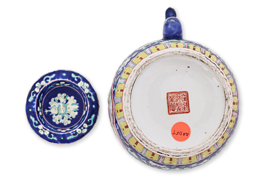 A FAMILLE ROSE BLUE GROUND TEAPOT AND COVER - Image 4 of 6
