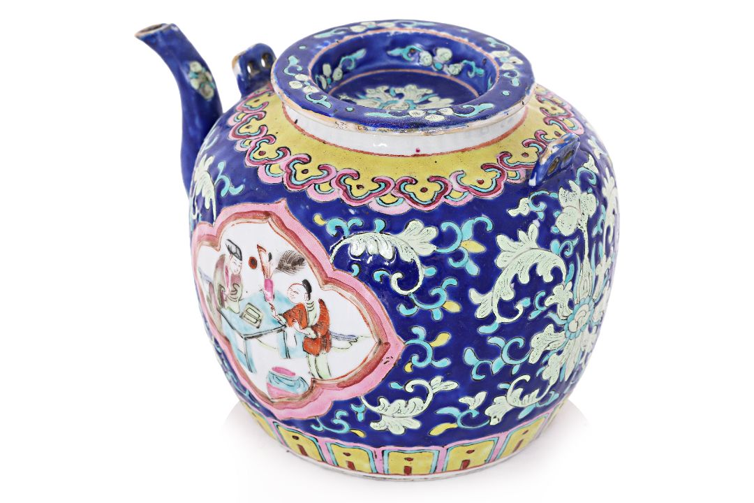 A FAMILLE ROSE BLUE GROUND TEAPOT AND COVER - Image 3 of 6