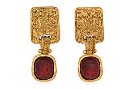 A PAIR OF CHANEL GRIPOIX DANGLE EARRINGS