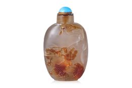 A CARVED AGATE SNUFF BOTTLE