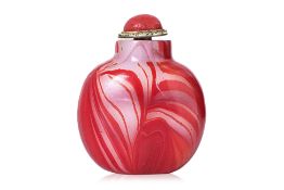 AN OPAQUE AND RED GLASS SNUFF BOTTLE