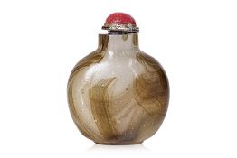 A SEMI-TRANSPARENT AND OLIVE-GREEN GLASS SNUFF BOTTLE