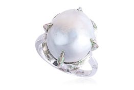 A BAROQUE CULTURED PEARL RING