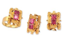 A SYNTHETIC RUBY RING AND EARRINGS SET