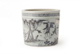 A LARGE BLUE AND WHITE PORCELAIN BRUSHPOT