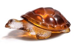 A LALIQUE AMBER GLASS TURTLE FIGURE