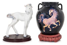A LLADRO HORSE STATUE AND A HORSE DECORATED JAR