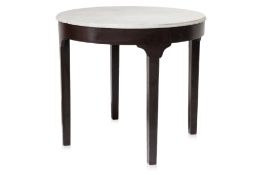 A CIRCULAR MARBLE TOPPED OCCASIONAL TABLE