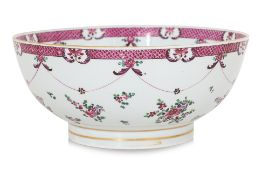 A SAMSON PORCELAIN PUNCH BOWL IN THE EXPORT STYLE
