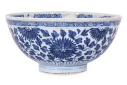 A BLUE AND WHITE PORCELAIN BOWL