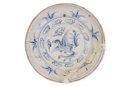 A VIETNAMESE BLUE AND WHITE BIRD DISH
