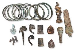 A GROUP OF SOUTHEAST ASIAN JEWELLERY AND BRONZE OBJECTS