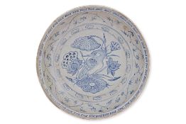 A VIETNAMESE BLUE AND WHITE BIRD DISH