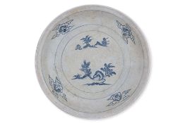 A LARGE VIETNAMESE BLUE AND WHITE DISH