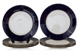 A SET OF 10 ROYAL WORCESTER VENTURA PATTERN CHARGER PLATES