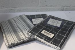 Twelve packs of five kitchen Elfranso tea towels 1