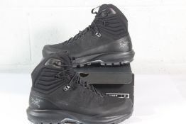 Arc'teryx Aerios AR Mid GTX Black Pilot Boots UK 9.5 Outer Box Damaged.