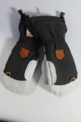 An as new pair of Hestra Army Leather Patrol Gauntlet Mitts (REF: 30671-390).