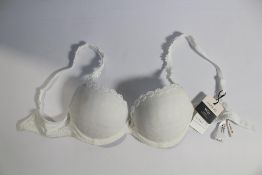 An as new Marie Jo Avero Push Up Bra in White, Size 34.