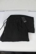 A pair of men's as new Benklark Off Court Pleated Pants - Black (L).A pair of men's as new Benklark