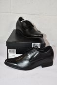 An as new pair of Faretti Rossi Elevator Shoes in Black, Size 39/245.
