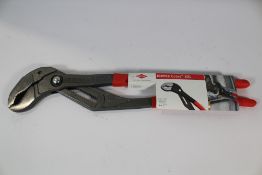 Knipex Cobra XXL Pipe Wrench and Water Pump Pliers 560 mm 87 01 560.