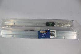 Twenty Taskar Heavy Duty Hangers - 300mm.