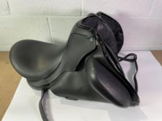 KM Worldriding Custom Saddle - 17 1/2 - Pre-owned.