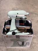 A Kitchen Aid Artisan 4.8 L Mixer in Pistachio (UK Plug). Pre-owned, item may be incomplete.