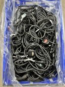 100 x Clover Leaf Power Cables.