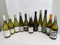 Twelve assorted white wines to include Szászi Birtok Rózsakő 2021 (13%), Villa Maria Private Bin Sau