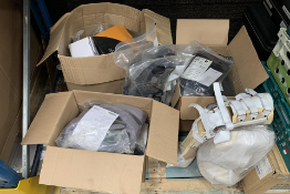 Mixed lot to include Slings and Braces, various colours and sizes. Some As New and Pre-owned.