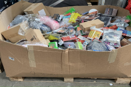 A pallet of assorted miscellaneous items.