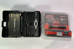 Facom set of Stud Pullers (285.J10) and Facom Compact 38 Piece Socket Set (R.360NANOPB)