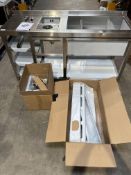 Kukoo Cocktail Bar Station Deluxe 29843 (item has some minor damage).