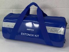 A Meditech Entonox Kit to include Entonox Demand Valve 2m Hose Assy, a Entonox Pin Index Regulator B