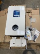 Worcester Bosch Greenstar 4000 Gas Combi Boiler White (item has some damage).