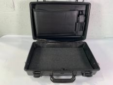 A Peli 1490 Laptop Case, Black. Pre-owned (keys included).
