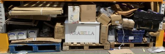 Large Quantity Of Miscellaneous Homewares and Related Items.