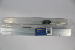 Twenty Taskar Heavy Duty Hangers - 300mm.